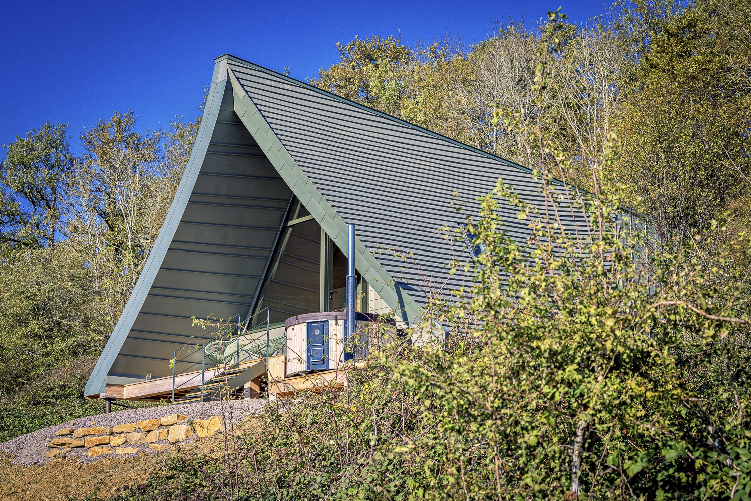 Maison moderne au toit en pente